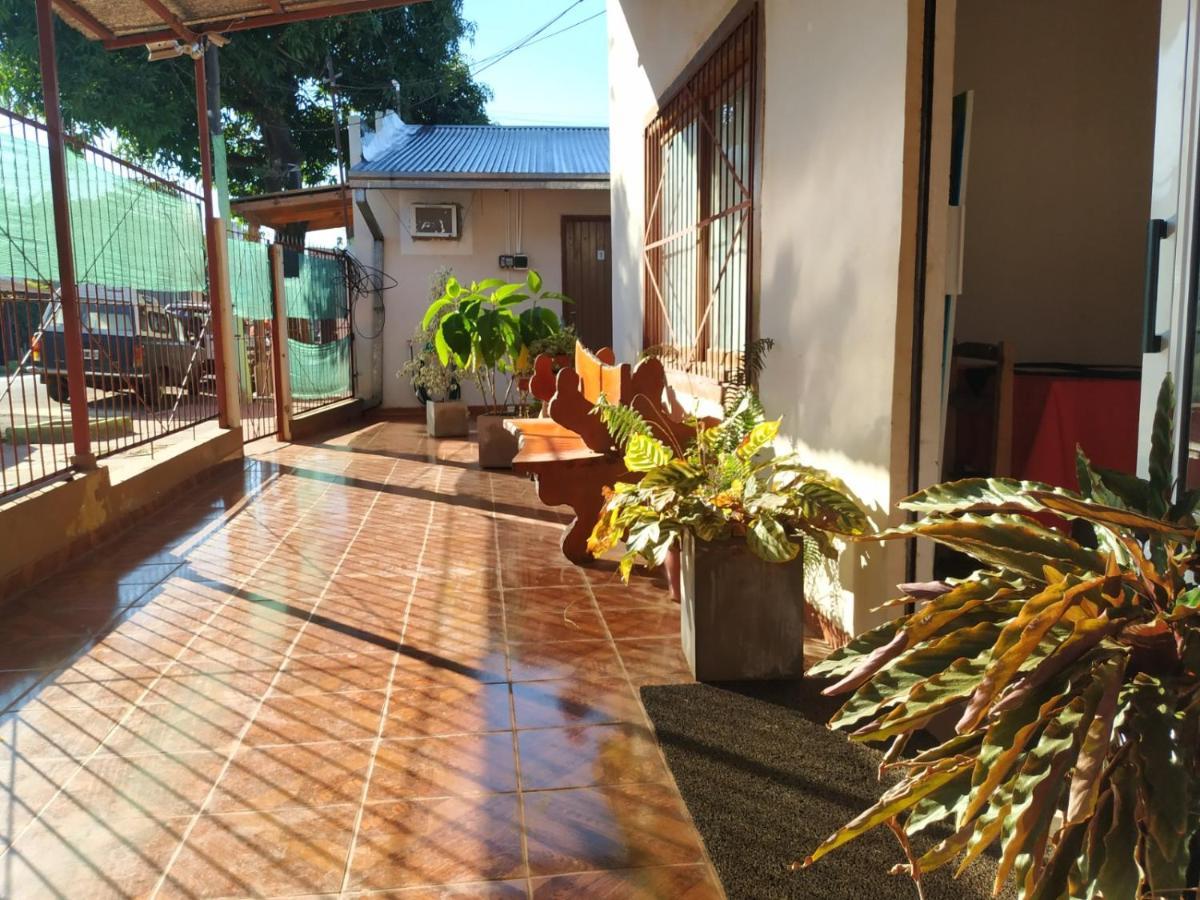 Iguazu Rey Hostal Пуерто Игуасу Екстериор снимка